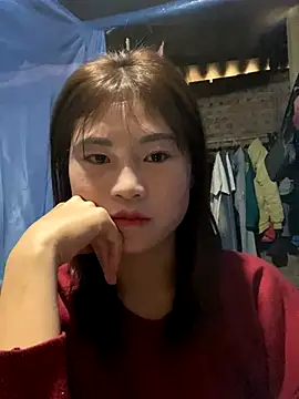 Snapshot of Mylinh- chatting on 11-12-25, 09:10 Mylinh- online show from 11-12-25, 09:10