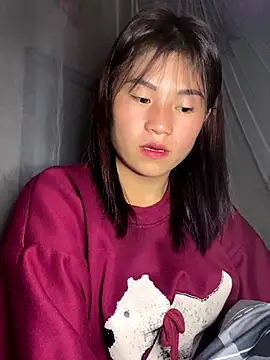 Snapshot of Mylinh- chatting on 11-19-25, 01:11 Mylinh- online show from 11-19-25, 01:11