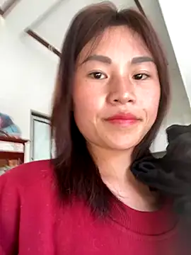 Snapshot of Mylinh- chatting on 11-24-25, 07:30 Mylinh- online show from 11-24-25, 07:30