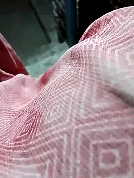 Snapshot of Cr_sonam chatting on 10-17-25, 12:25 Cr sonam online show from 10-17-25, 12:25