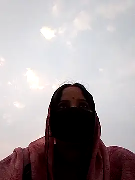 Snapshot of Cr_sonam chatting on 10-24-25, 11:50 Cr sonam online show from 10-24-25, 11:50