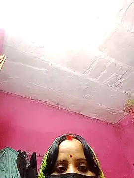 Snapshot of Cr_sonam chatting on 10-25-25, 12:23 Cr sonam online show from 10-25-25, 12:23