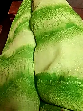 Snapshot of Cr_sonam chatting on 10-31-25, 02:40 Cr sonam online show from 10-31-25, 02:40