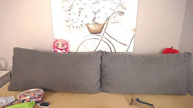 Snapshot of Evarey_ chatting on 10-22-25, 04:35 Evarey online show from 10-22-25, 04:35