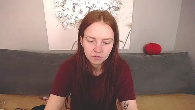 Snapshot of Evarey_ chatting on 10-23-25, 04:34 Evarey online show from 10-23-25, 04:34