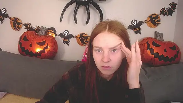 Snapshot of Evarey_ chatting on 11-02-25, 05:43 Evarey online show from 11-02-25, 05:43