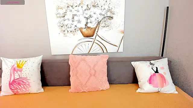 Snapshot of Evarey_ chatting on 11-12-25, 05:41 Evarey online show from 11-12-25, 05:41