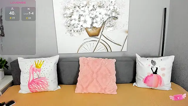 Snapshot of Evarey_ chatting on 11-19-25, 05:29 Evarey online show from 11-19-25, 05:29