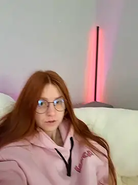 Evarey  online show from 02-10-26, 06:28