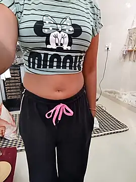 anshika0124 online show from 10-24-25, 04:53