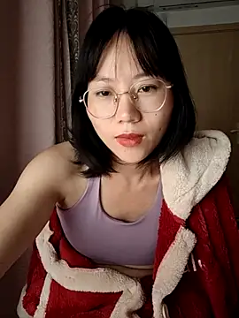 Snapshot of nini10052025 chatting on 11-11-25, 01:44 nini10052025 online show from 11-11-25, 01:44