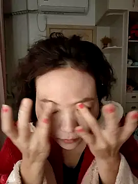 Snapshot of nini10052025 chatting on 11-18-25, 04:22 nini10052025 online show from 11-18-25, 04:22