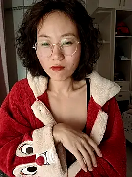 Snapshot of nini10052025 chatting on 11-23-25, 01:33 nini10052025 online show from 11-23-25, 01:33