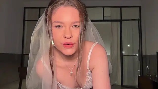 Snapshot of tokyo_bloom chatting on 12-18-25, 03:51 tokyo bloom online show from 12-18-25, 03:51