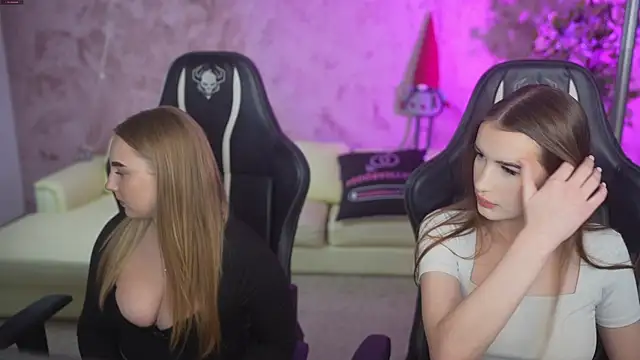 Snapshot of Jane_Love054 chatting on 11-21-25, 11:31 Jane Love054 online show from 11-21-25, 11:31