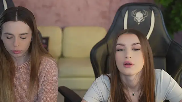 Snapshot of Jane_Love054 chatting on 12-15-25, 03:27 Jane Love054 online show from 12-15-25, 03:27