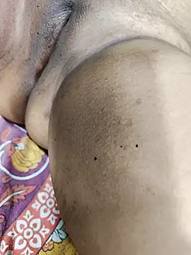 Snapshot of Queen_washna1 chatting on 10-27-25, 08:40 Queen washna1 online show from 10-27-25, 08:40