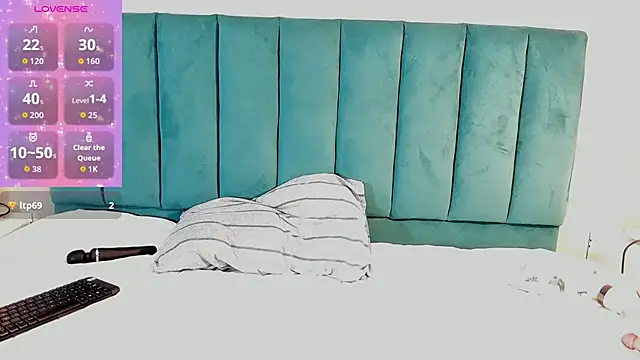 TiffanyRuiz1 online show from 11-05-25, 10:59