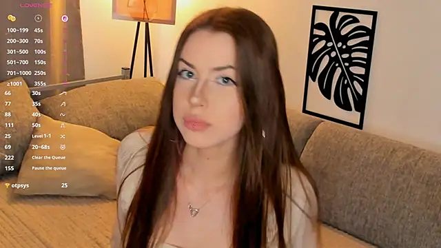 Snapshot of BlissShade chatting on 10-18-25, 01:12 BlissShade online show from 10-18-25, 01:12