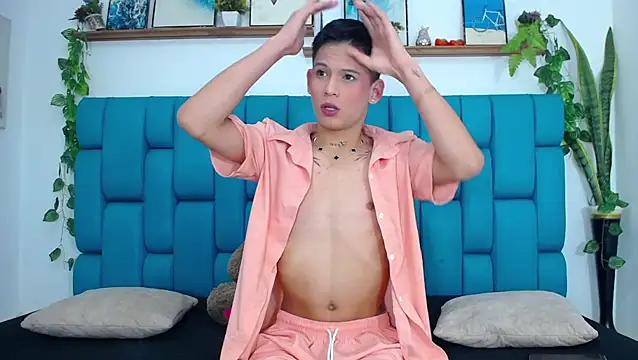 Snapshot of Brian_hot chatting on 01-09-26, 04:21 Brian hot online show from 01-09-26, 04:21