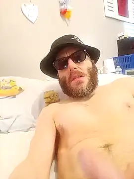 Snapshot of padrecoco chatting on 11-04-25, 02:05 padrecoco online show from 11-04-25, 02:05