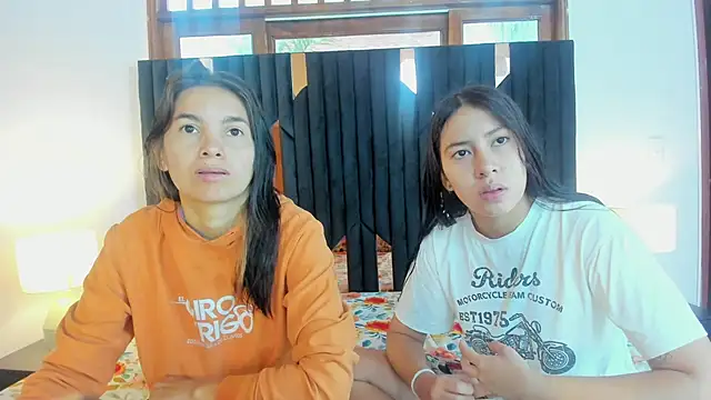 Sofy and Mia online show from 10-08-25, 12:47