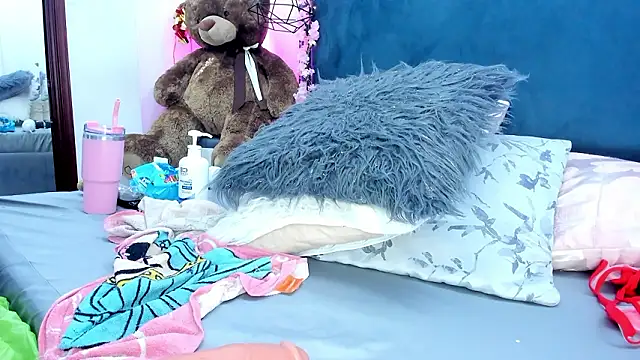 Emma Saylor online show from 02-15-26, 07:51