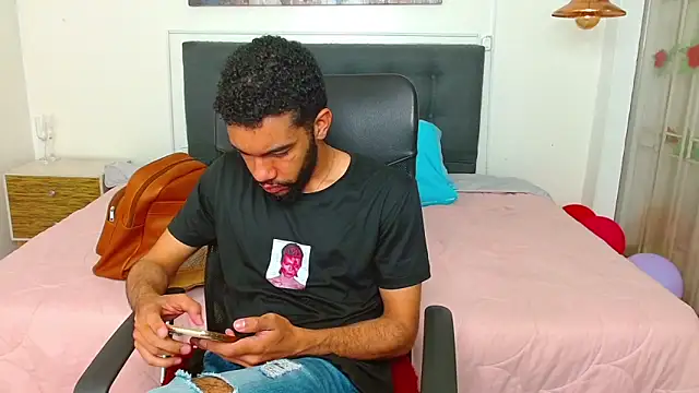 andresnoir  online show from 12-18-25, 01:50