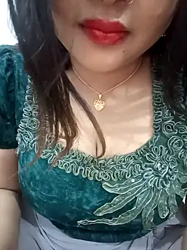 Snapshot of Beauty_Queen_Soniya chatting on 11-24-25, 04:18 Beauty Queen Soniya online show from 11-24-25, 04:18