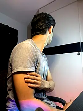 Snapshot of ErosDominant chatting on 10-23-25, 06:13 ErosDominant online show from 10-23-25, 06:13