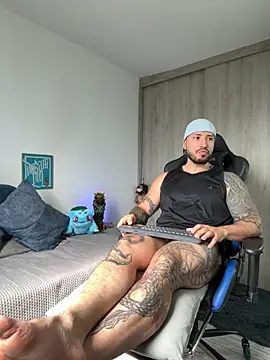 Dave-Max01 online show from 11-16-25, 02:22