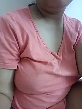 Yummygirl0987 online show from 10-06-25, 04:37