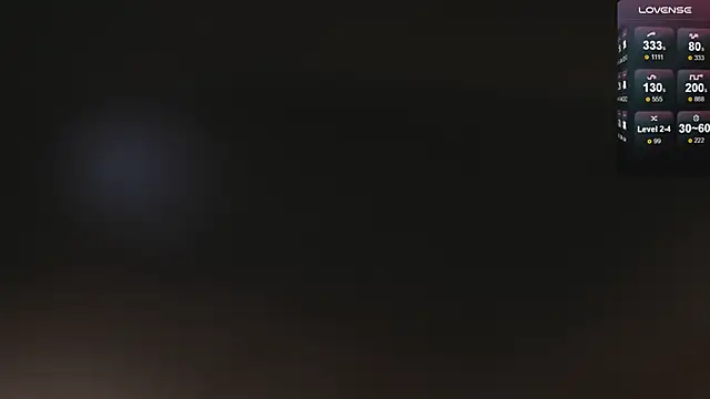 Snapshot of ElleGold chatting on 10-23-25, 11:24 ElleGold online show from 10-23-25, 11:24