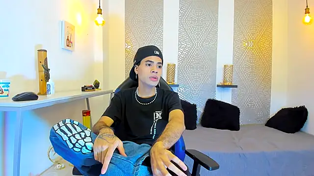 Snapshot of JacobBlackwell_ chatting on 11-18-25, 07:29 JacobBlackwell online show from 11-18-25, 07:29