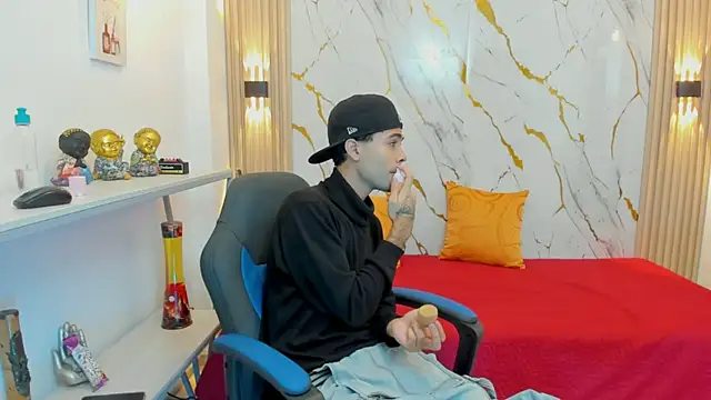 JacobBlackwell  online show from 01-13-26, 08:25