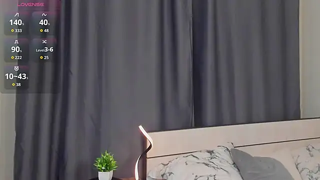 Snapshot of KellyeOun chatting on 11-04-25, 01:27 KellyeOun online show from 11-04-25, 01:27