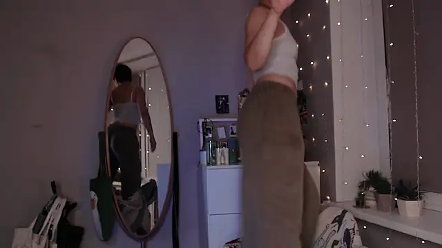 YourHotExSAndra online show from 10-14-25, 08:31