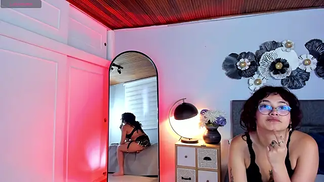 Snapshot of sunny_maya_ chatting on 10-09-25, 08:40 sunny maya online show from 10-09-25, 08:40