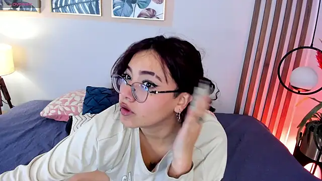 Snapshot of sunny_maya_ chatting on 10-19-25, 03:56 sunny maya online show from 10-19-25, 03:56