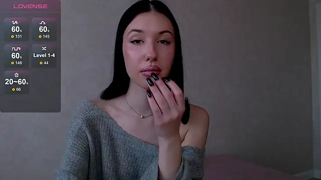 Isabella Fontana online show from 10-13-25, 07:52