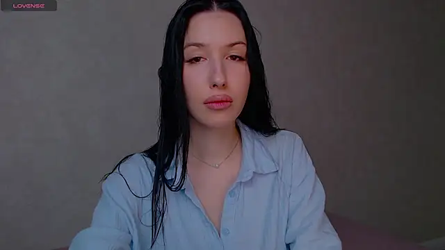 Isabella Fontana online show from 10-27-25, 12:31