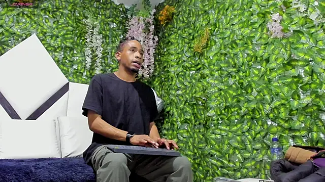 REDBRYAN EBANO online show from 10-24-25, 07:54