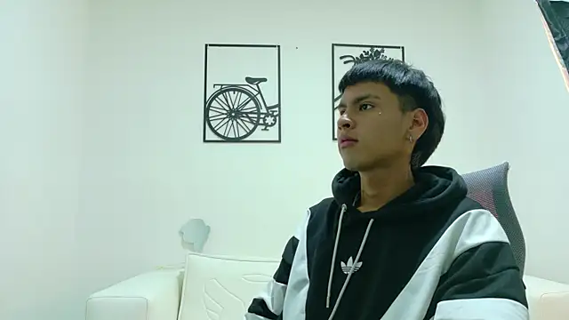 SEBAS LOVER  online show from 10-28-25, 08:11