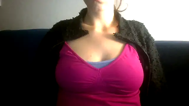 Snapshot of SuperValentina chatting on 10-15-25, 10:54 SuperValentina online show from 10-15-25, 10:54