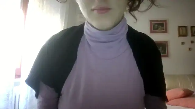 Snapshot of SuperValentina chatting on 02-17-26, 08:55 SuperValentina online show from 02-17-26, 08:55