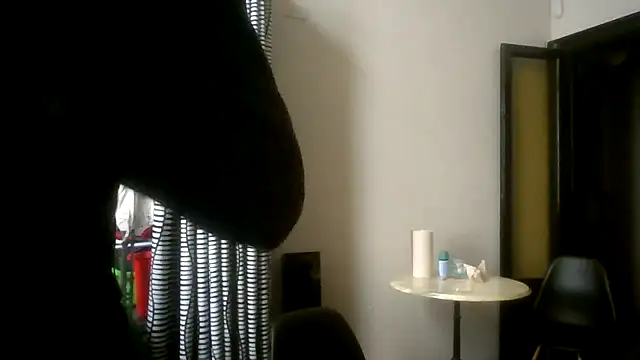 Snapshot of SuperValentina chatting on 03-21-26, 02:20 SuperValentina online show from 03-21-26, 02:20