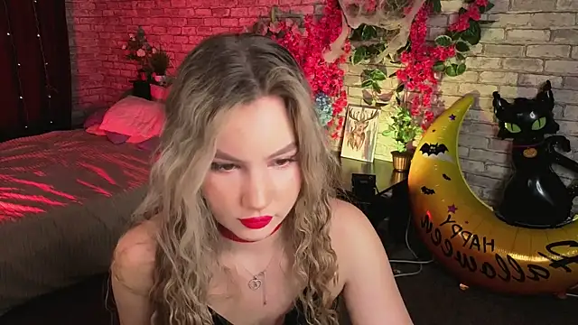 Snapshot of _BellaClark chatting on 10-29-25, 08:10 BellaClark online show from 10-29-25, 08:10