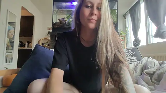 Inked Snow Muse online show from 10-07-25, 05:10
