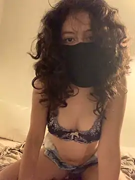 alicacua online show from 10-11-25, 02:22