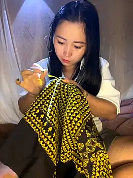 miemie-xx online show from 11-18-25, 01:22